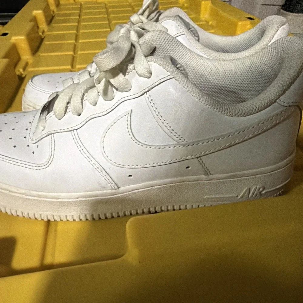 White air force 1s Us 7